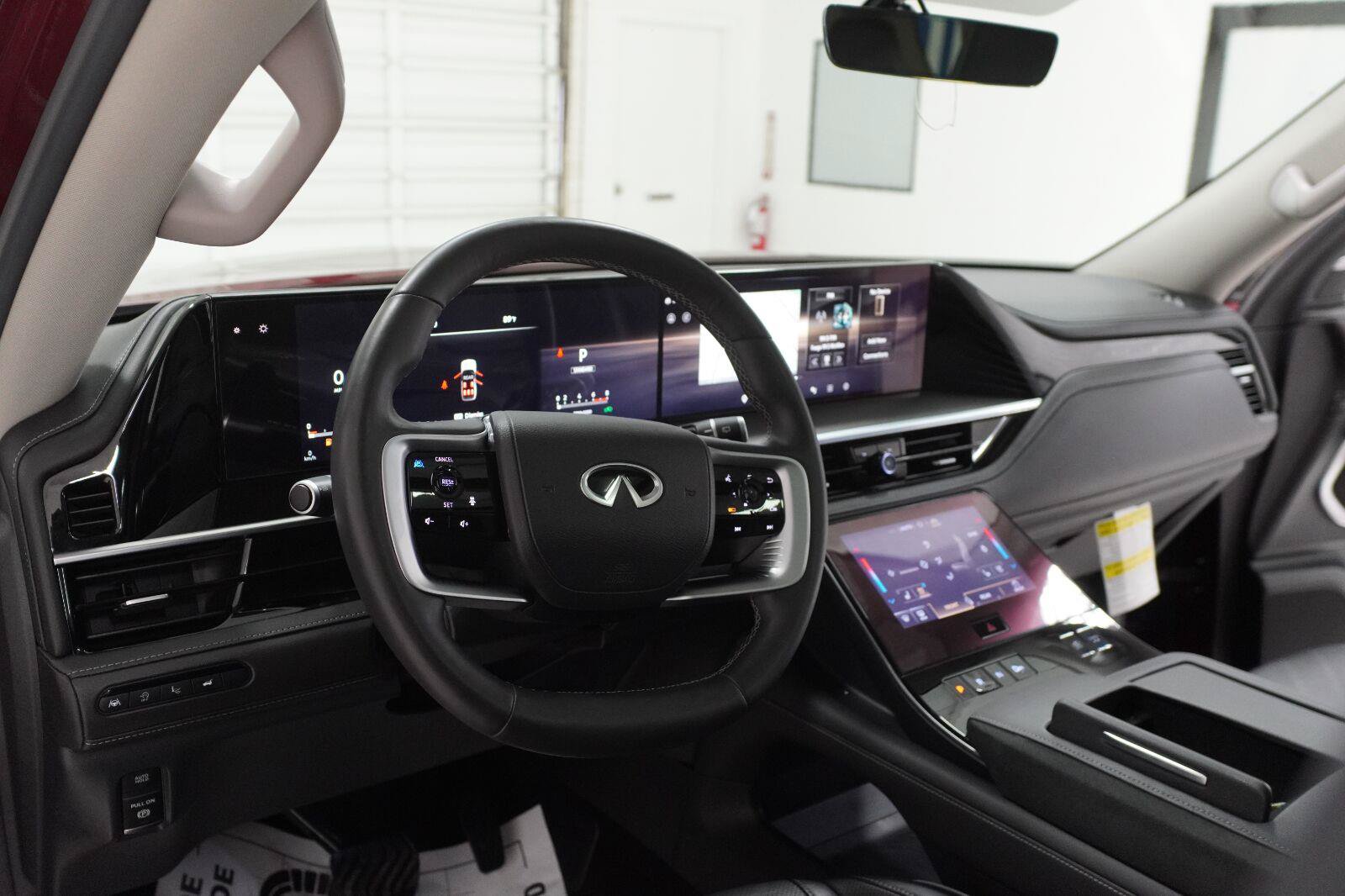Used 2025 INFINITI QX80 Luxe AWD/4WD image 8