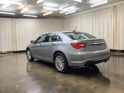Used 2013 Chrysler 200 Limited image 8