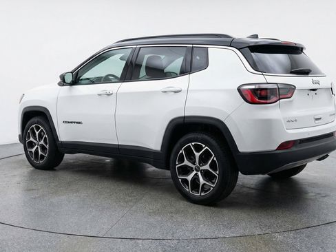 Used 2025 Jeep Compass Limited image 6