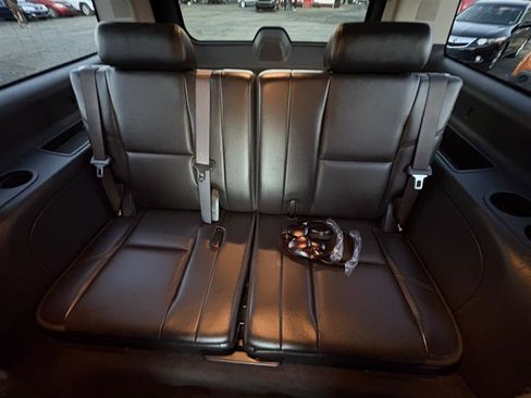 Used 2010 Chevrolet Suburban LTZ image 13