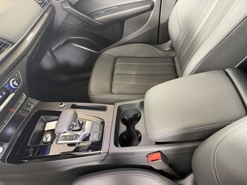 Certified 2025 Audi Q5 2.0T Premium image 17