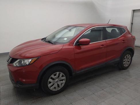 Used 2018 Nissan Rogue Sport S image 2