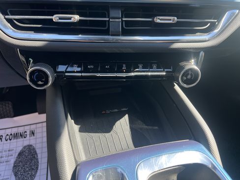 New 2026 Chevrolet Equinox EV LT image 27