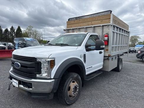 Used 2019 Ford F550 4x4 Regular Cab Super Duty w/ XL Value Package image 2