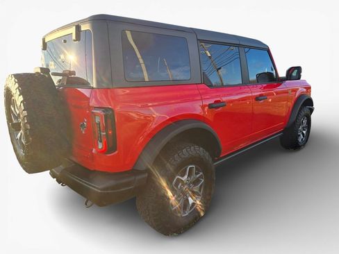 Used 2023 Ford Bronco Badlands image 4