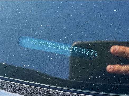 Used 2024 Volkswagen Atlas SE image 38