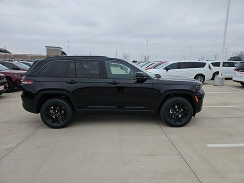 New 2026 Jeep Grand Cherokee Altitude AWD/4WD image 7