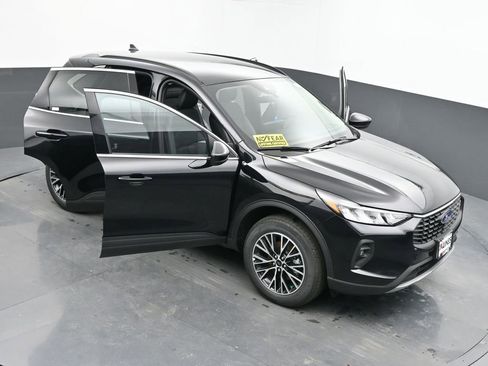 New 2026 Ford Escape SE FWD image 60