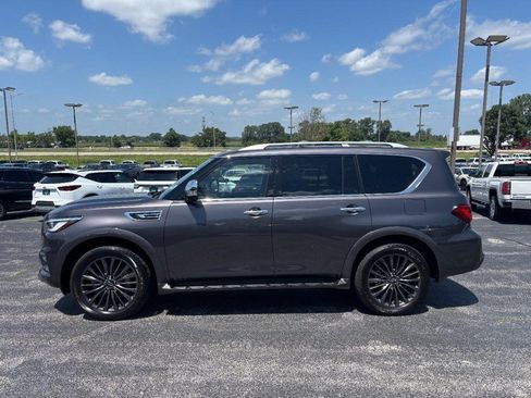 Used 2024 INFINITI QX80 Sensory w/ All-Season Package AWD/4WD image 2