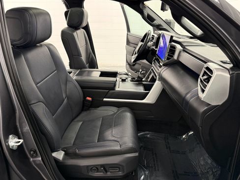 Used 2022 Toyota Tundra Platinum AWD/4WD image 16