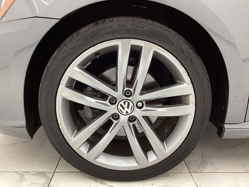 Used 2018 Volkswagen Passat 2.0T R-Line FWD image 47