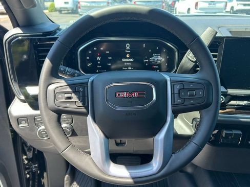 New 2026 GMC Sierra 1500 SLE w/ X31 Off-Road Package AWD/4WD image 18