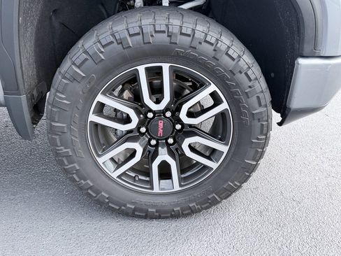 Used 2022 GMC Sierra 1500 AT4 w/ AT4 Preferred Package AWD/4WD image 38