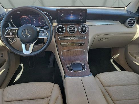 Used 2022 Mercedes-Benz GLC 300 image 9