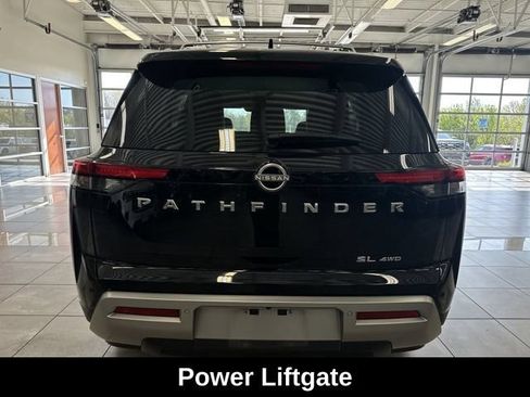Used 2025 Nissan Pathfinder SL AWD/4WD image 10