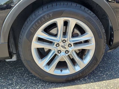 Used 2017 Ford Explorer Limited FWD image 7