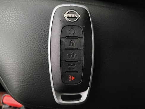 Used 2025 Nissan Versa SR w/ Trunk Package FWD image 32