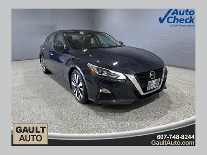 Used 2022 Nissan Altima 2.5 SV