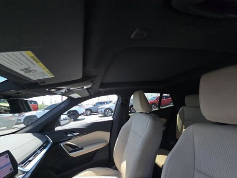 Used 2025 BMW X2 xDrive28i image 8