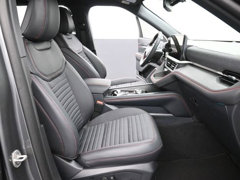 New 2026 Ford Explorer ST-Line w/ ST-Line Street Pack image 27