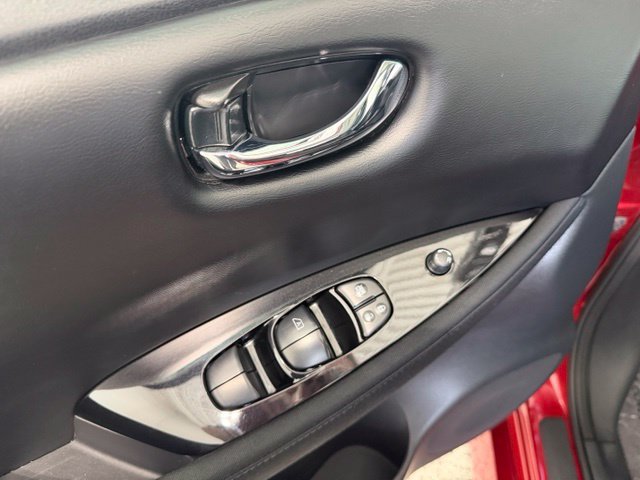 Used 2020 Nissan Leaf SV w/ Protection Package FWD image 9