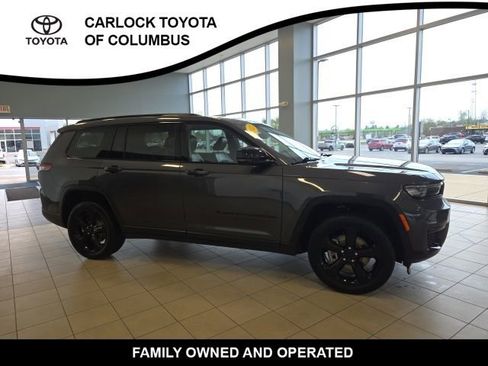 Used 2023 Jeep Grand Cherokee L Laredo image 5