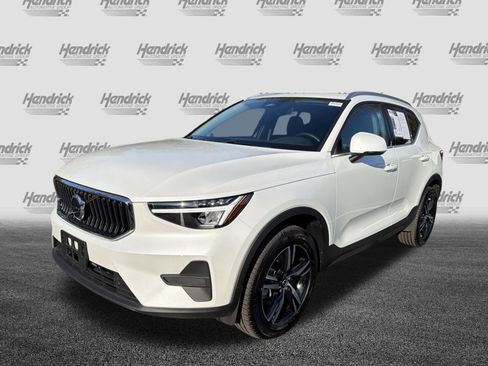 Certified 2025 Volvo XC40 B5 Core image 5