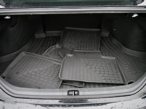 Used 2025 Toyota Camry XLE image 18