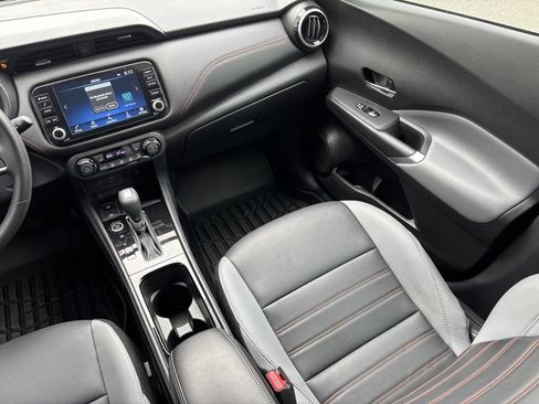 Used 2024 Nissan Kicks SR w/ SR Premium Package FWD image 23