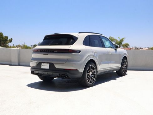 New 2026 Porsche Cayenne AWD/4WD image 9
