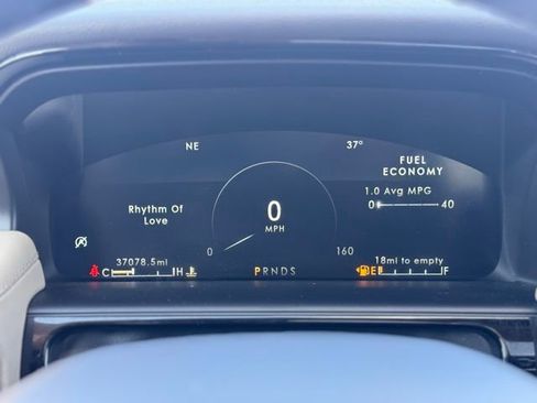 Used 2022 Lincoln Nautilus Reserve image 12