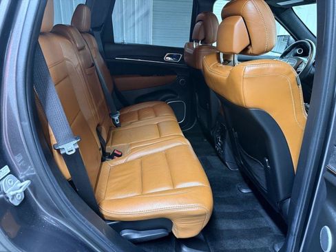 Used 2015 Jeep Grand Cherokee SRT AWD/4WD image 34
