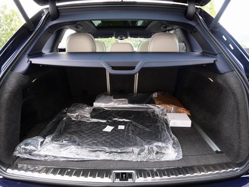 New 2025 Bentley Bentayga Extended Wheelbase image 24