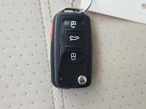 Used 2015 Volkswagen Passat 1.8T Limited Edition image 30