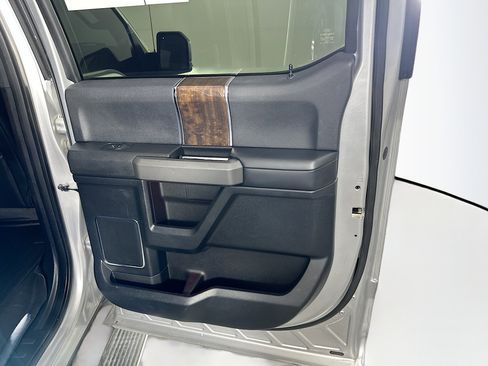 Used 2016 Ford F150 Platinum w/ Equipment Group 701A Luxury image 30