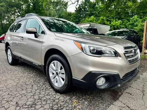 Used 2017 Subaru Outback 2.5i Premium w/ Popular Package #1 AWD/4WD image 1