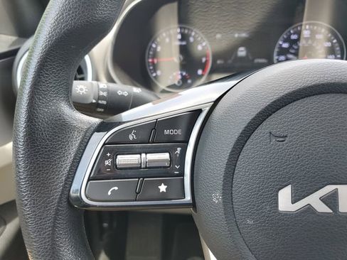 Certified 2022 Kia Forte LXS image 18