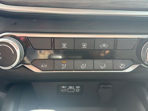 Used 2025 Nissan Altima 2.5 SV FWD image 27