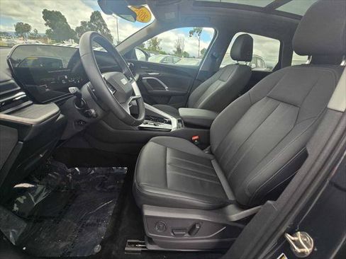 Used 2025 Audi Q5 Premium Plus w/ Premium Plus AWD/4WD image 23