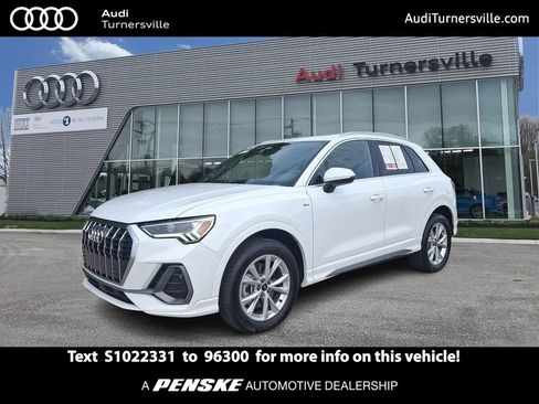 Certified 2025 Audi Q3 2.0T Premium AWD/4WD image 1