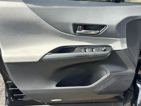 Certified 2024 Toyota Venza LE image 13