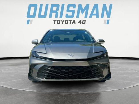 Used 2025 Toyota Camry SE FWD image 2