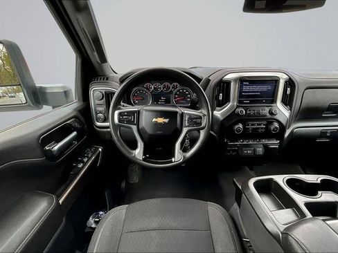 Used 2022 Chevrolet Silverado 2500 LT image 9