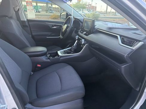 Used 2019 Toyota RAV4 XLE w/ Convenience Package AWD/4WD image 28