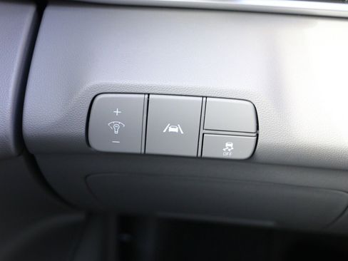 Used 2022 Hyundai Elantra SEL image 19