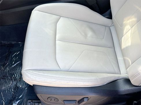 Used 2019 Audi Q3 2.0T Premium w/ Convenience Package AWD/4WD image 19