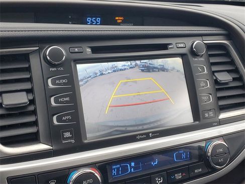 Used 2015 Toyota Highlander Limited Platinum image 25