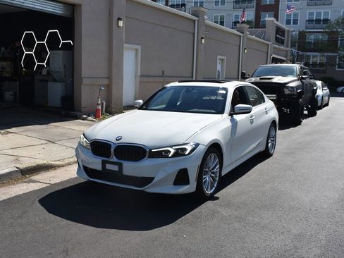 Used 2024 BMW 330i Sedan w/ Convenience Package RWD image 2
