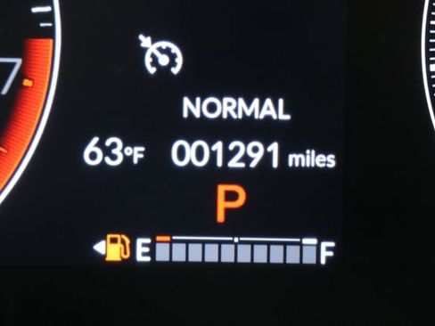 Certified 2025 Honda HR-V Sport image 13