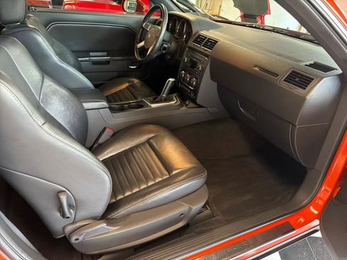 Used 2010 Dodge Challenger R/T RWD image 20